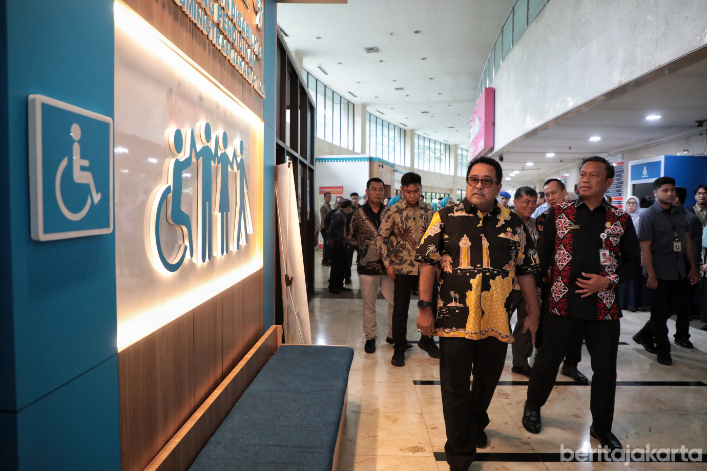 5.Rano Karno Kunjungi Kantor Wali Kota Jakarta Timur .jpg