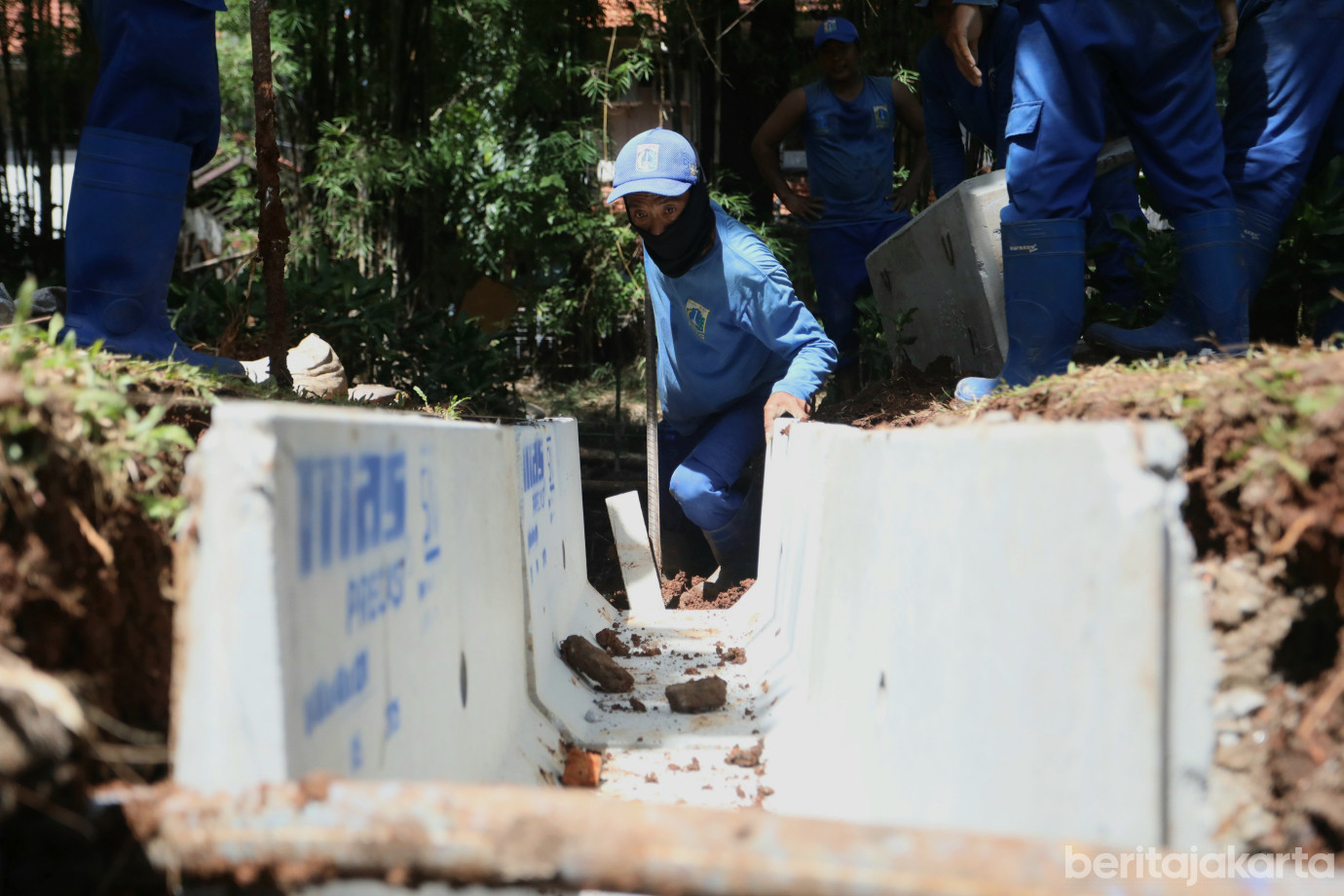 5 Sudin SDA Jakarta Pusat Bangun Tali Air di Jalan Ahmad Yani_5.jpg