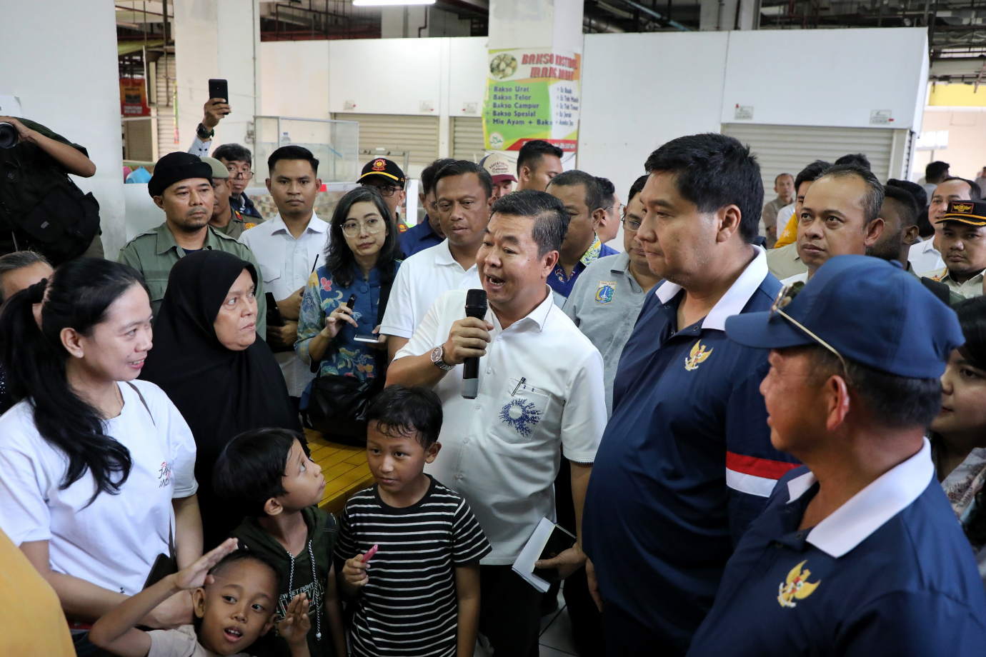 4.Pj Gub Tinjau Rusun Pasar Rumput.jpg