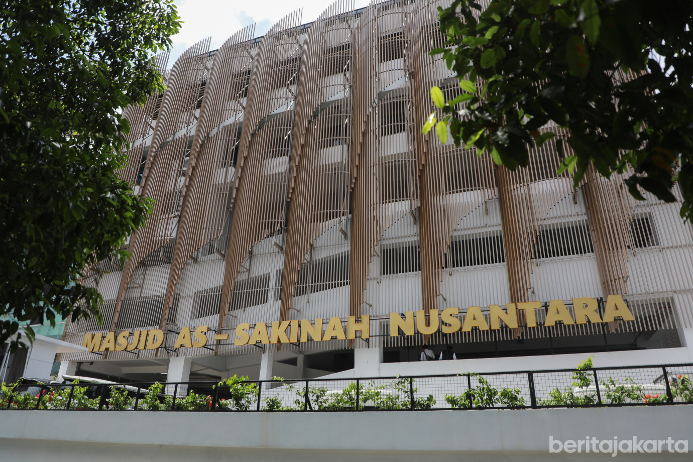 7-1 masjid sakinah.jpg