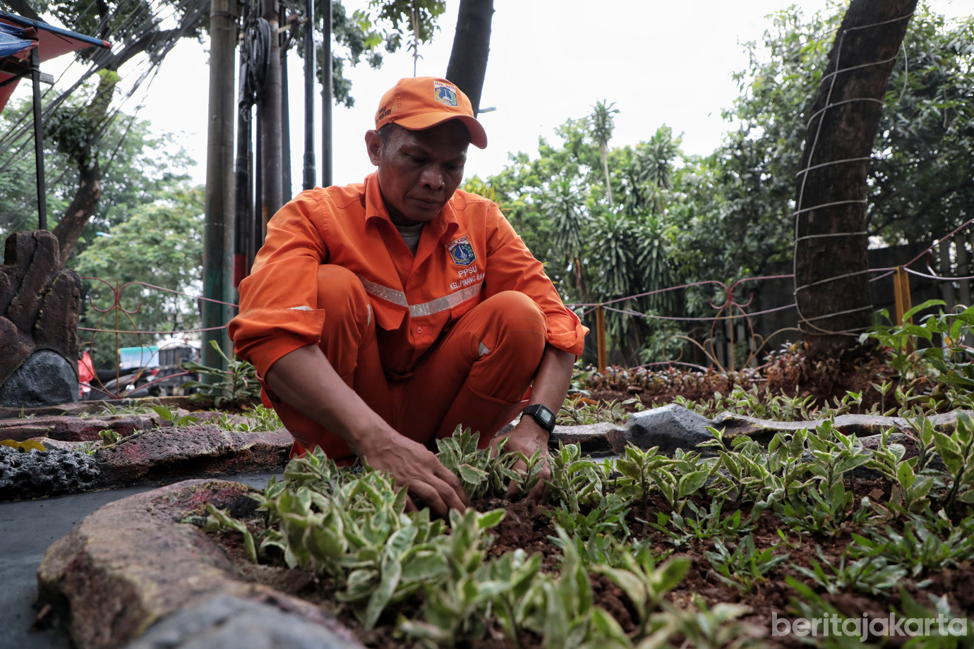 7.Kelurahan Pinang Ranti Sulap Lahan Tidur Jadi Taman Yang Menarik .jpg