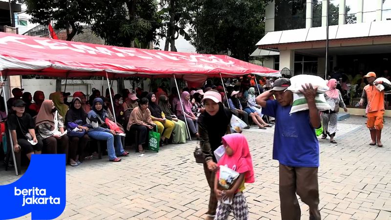 2.498 Warga Kelurahan Lagoa Terima Bantuan Pangan