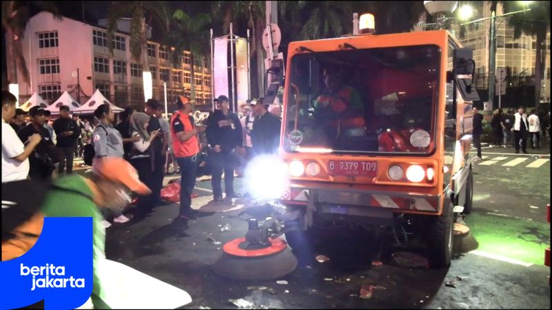 3.846 Personel Dinas LH Langsung Bersihkan Sampah Malam Tahun Baru