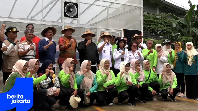 Mengunjungi Green House Melon Milik Warga RW 12 Cipinang Melayu