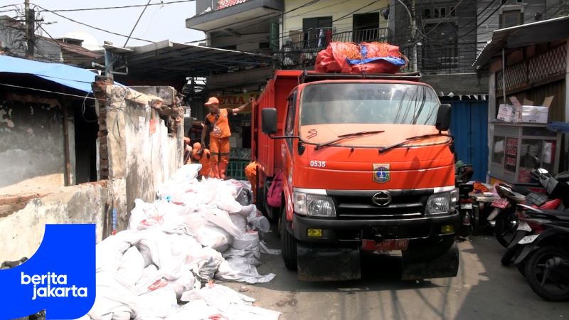 Pembersihan Puing Pascakebakaran di Kelurahan Tangki Terus Dimaksimalkan 