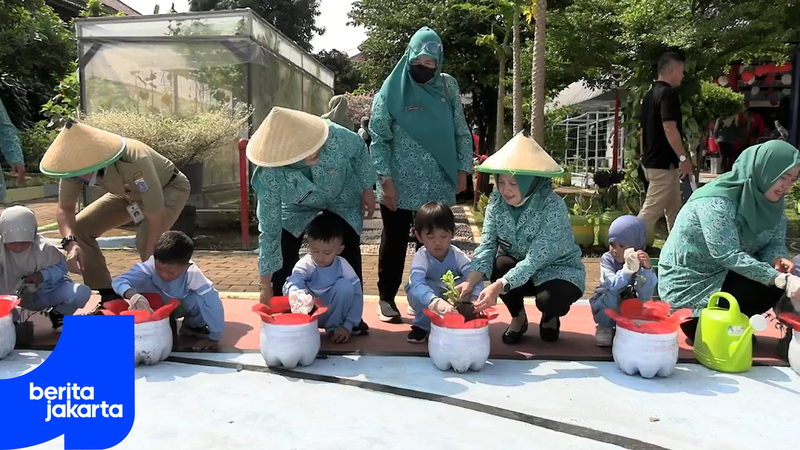 Tim Penilai Lomba 10 Program PKK Sambangi Pondok Kopi 