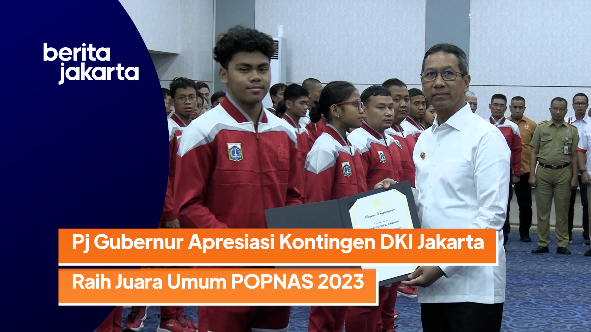 1710_yoanna_Pj gubernur berikan penghargaan kepada atlet peraih medali popnas 2023.mp4