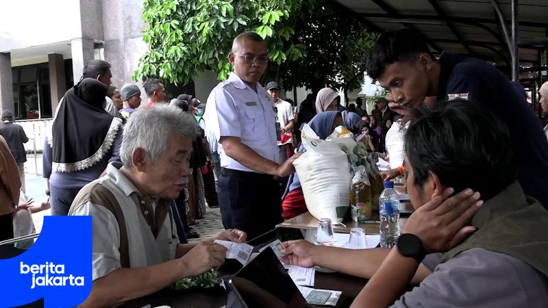 Kelurahan Bukit Duri Distribusikan Bantuan Pangan untuk 742 Warga