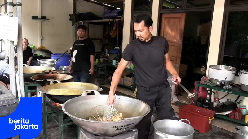 Sudinsos Jaksel Pastikan Distribusi Makanan Penyintas Banjir Terpenuhi