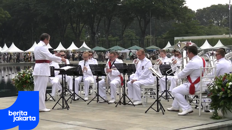 Meriahkan HUT Jakarta, Pramono Puji Penampilan UK Royal Marine Band