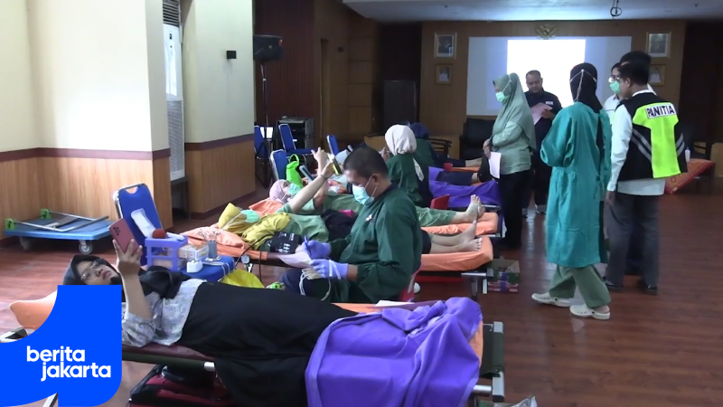 100 Peserta Ikuti Donor Darah di RSUD Budi Asih 