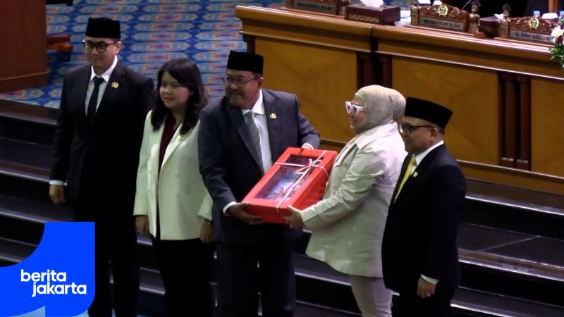 Wagub Rano Sampaikan Tiga Raperda  di Rapat Paripurna 