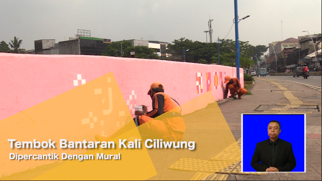 Tembok Bantaran Kali Ciliwung Di Percantik Dengan Mural.mp4