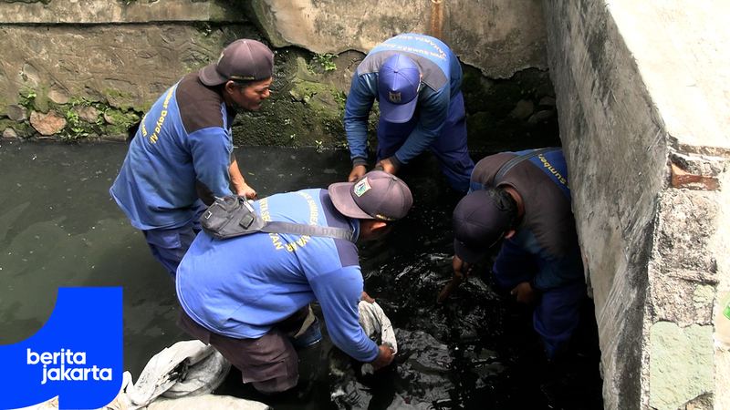 Pengurasan Lumpur Phb Menteng Pulo Capai 30 Persen