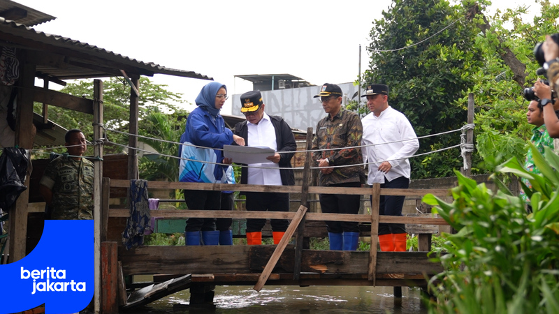 Tinjau Banjir, Pramono Instruksikan Normalisasi Kali Cakung Lama