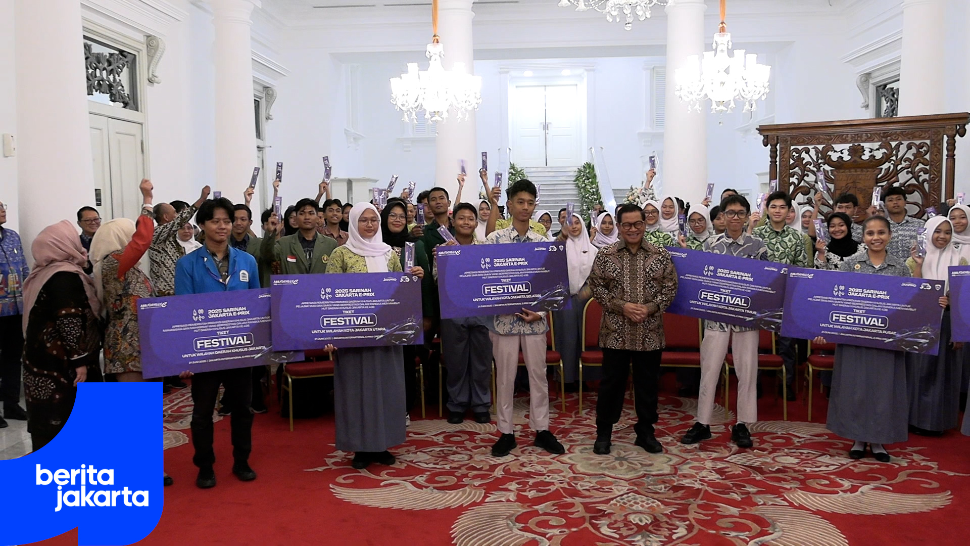 Pramono Bagikan 3.400 Tiket Formula E untuk Pelajar