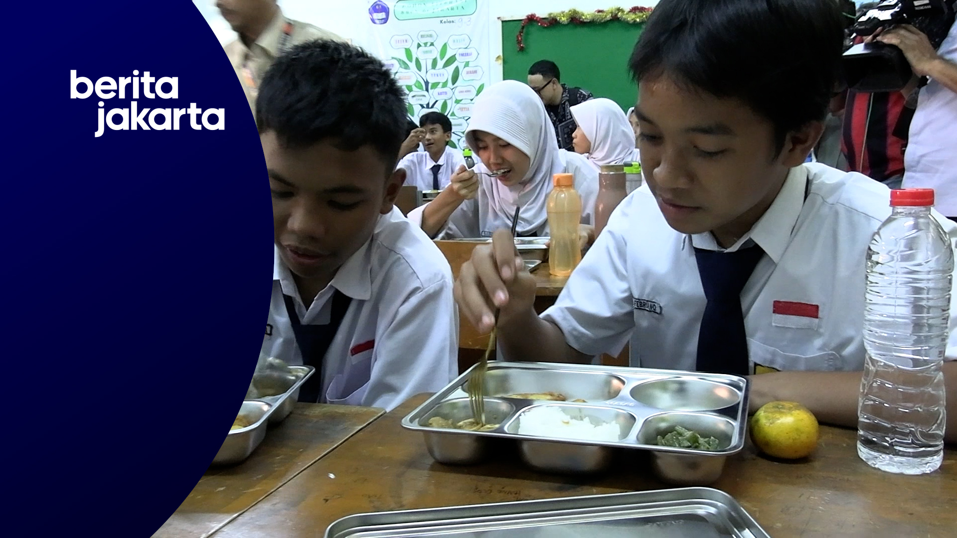 0601_yoanna_Pj gubernur tinjau program MBG di SMP 61 Jakarta.mp4