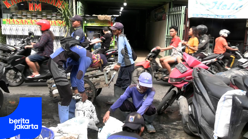 Satpel SDA Taman Sari Kuras Saluran Air Mangga Besar IX