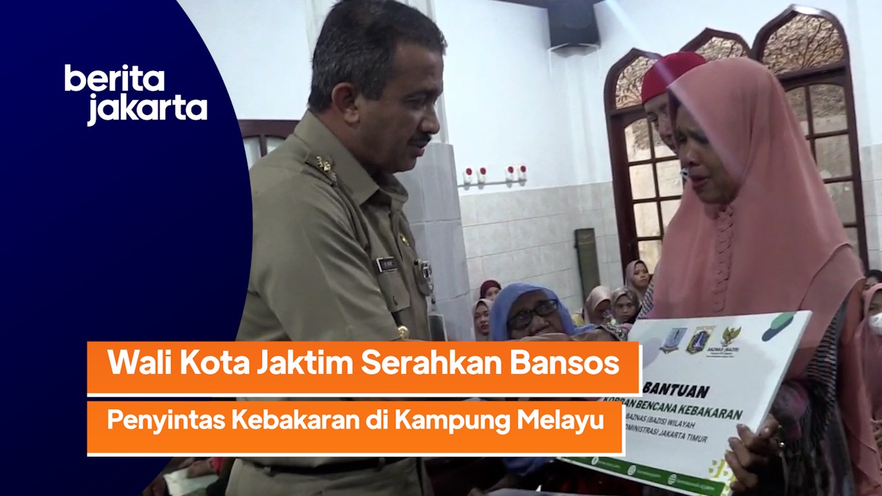 0702_ramdhoni_ Wali Kota Jaktim Serahkan Bansos Kepada Penyintas Kebakaran di Kampung Melayu.mp4