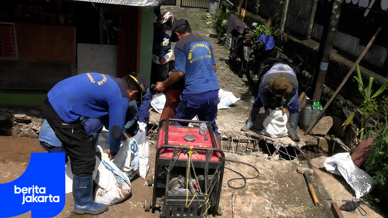 Satpel SDA Kembangan Bangun Saluran Air di Jalan H. Najih Joglo