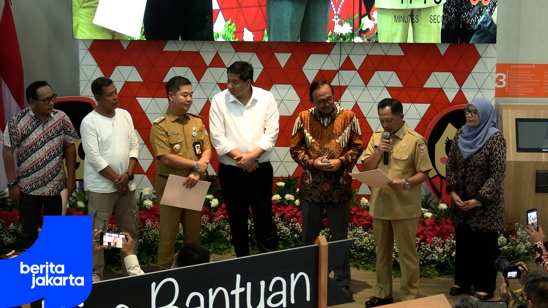 rev gubernur dampingi mendagri dan menteri pkp kunker ke Mall pelayanan publik dki.mp4