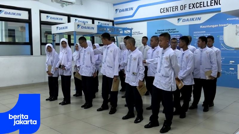 Pastikan Keamanan, SMKN 29 Minta Orang Tua Jemput Langsung Anak Mereka