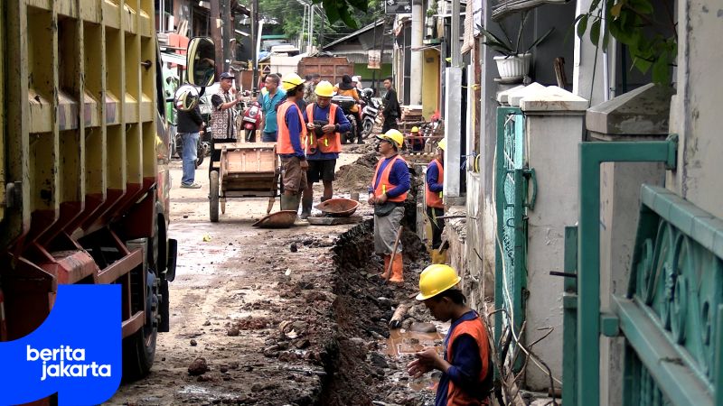 SDA Jaktim Bangun Saluran di Jalan Haji Hanafi