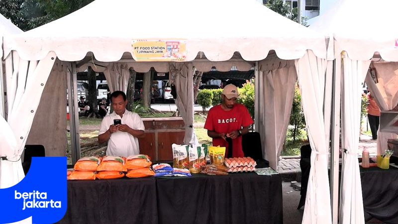 Residents of Pesakih Flats Enthusiastically Welcome the Cheap Market