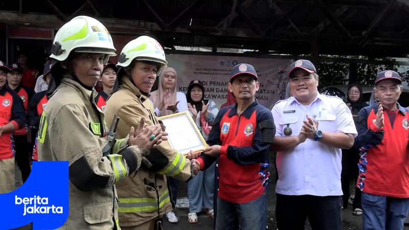 Sudin Gulkarmat Jaktim Gelar Simulasi Kebakaran di Susukan