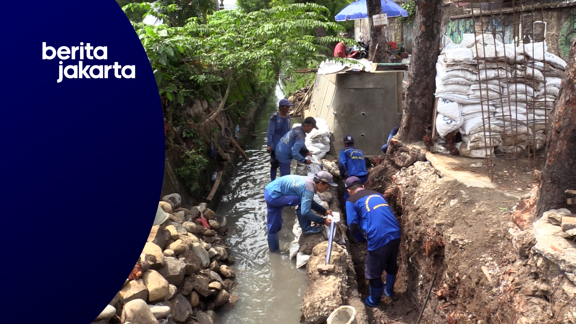 Satpel SDA Tebet Perbaiki Turap Longsor di Phb Sawo Kecik