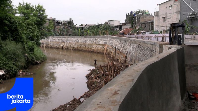 Pembangunan Turap Kali Krukut Segmen Jalan NIS Ditargetkan Rampung Akhir Desember