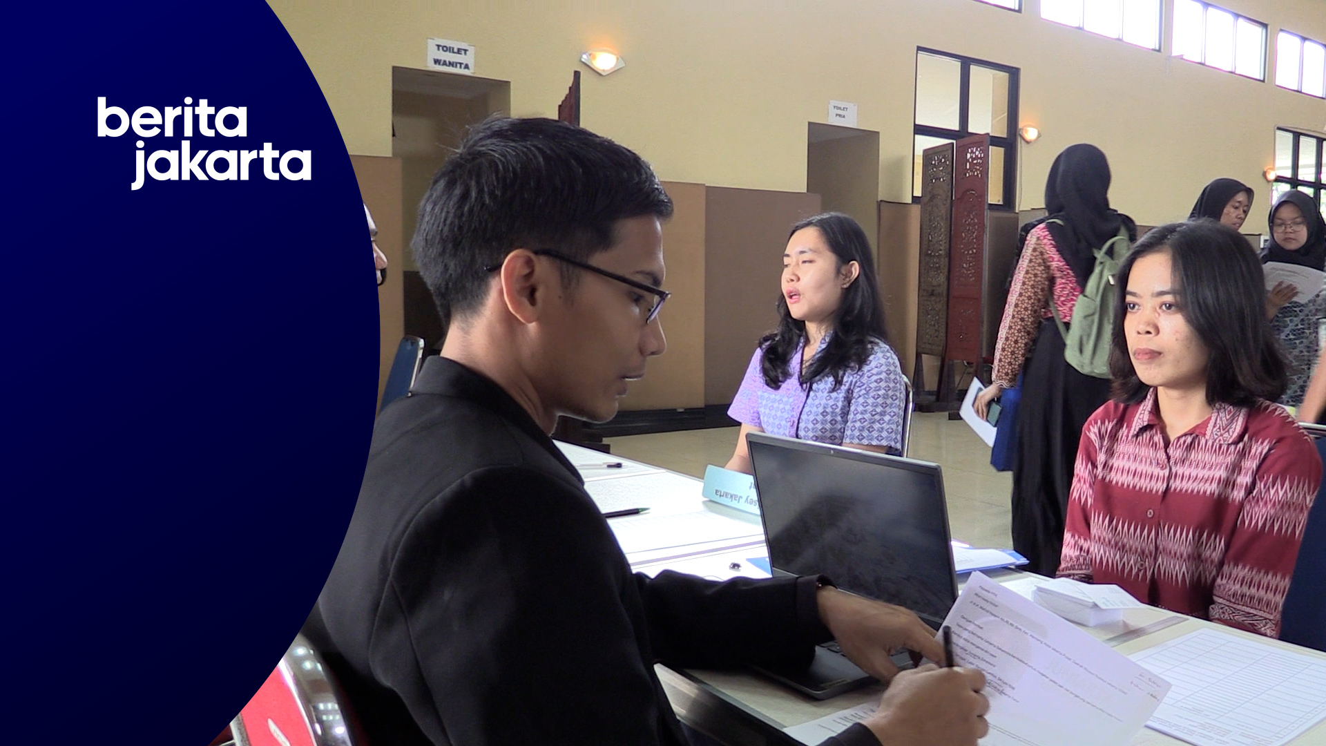 0404_Ramdhoni_Peserta PPKD Jaktim Langsung Walk In Interview Usai Penutupan Pelatihan.mp4