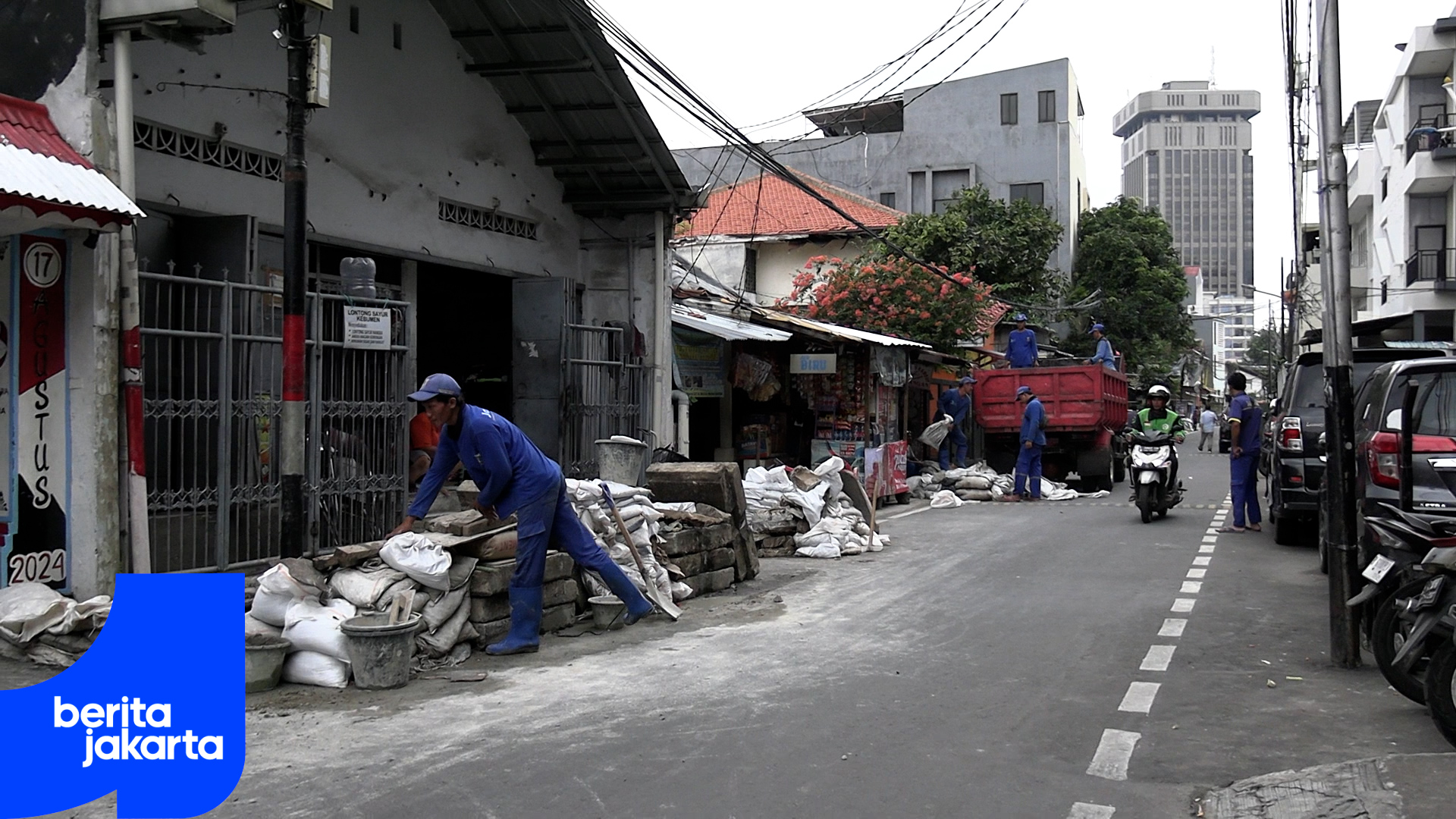 Perbaikan Saluran di Jalan Kebon Sirih Barat I