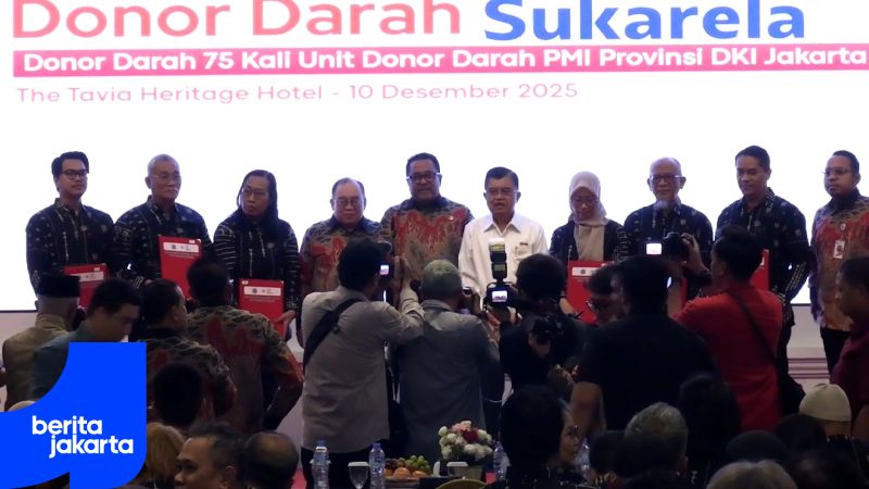 Rano Serahkan Apresiasi dan Puji Pendonor Darah 75 Kali