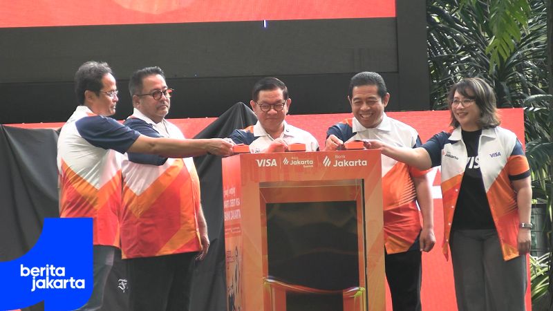 Pramono Luncurkan Kartu Debit Visa Bank Jakarta