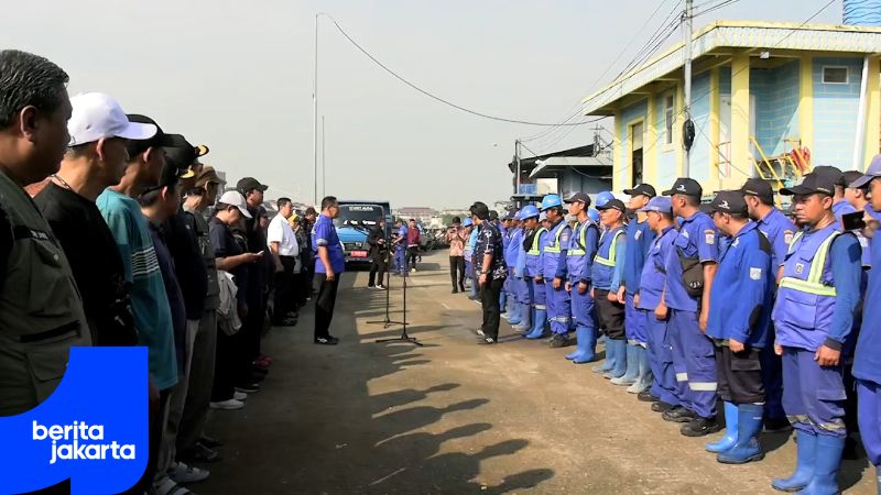 Ciliwung River Dredged to Anticipate Flooding