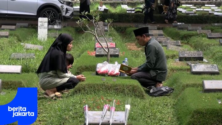 Jelang Ramadan, Omzet Pedagang Bunga Tabur Meningkat di TPU Pondok Ranggon.mp4