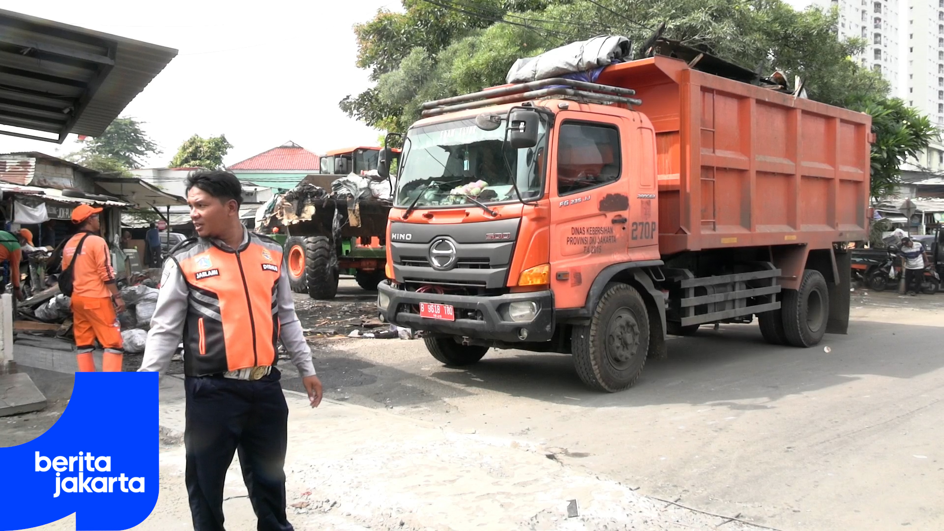 REV Satpel LH Kemayoran Bersihkan Sampah Kebakaran Kemayoran Gempol.mp4