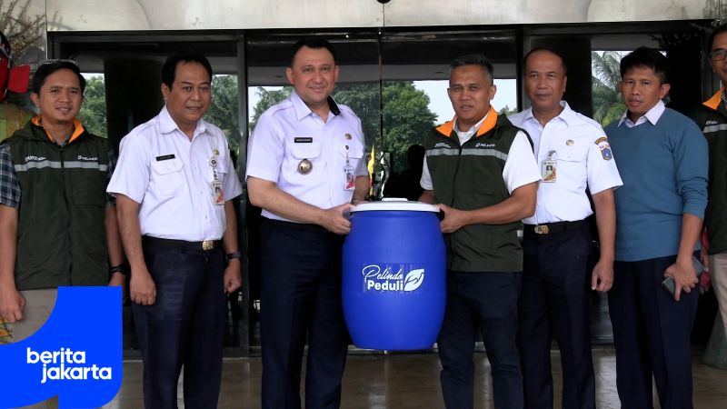 Pemkot Jakut Terima Bantuan 200 Tong Sampah Pilah