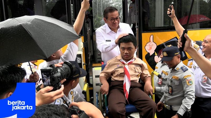 Jakarta Rolls Out 32 School Buses for Special-Needs Students