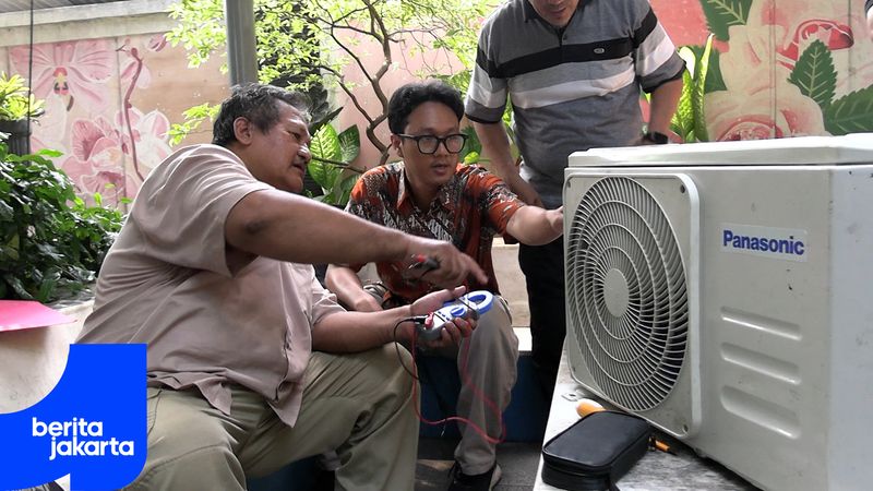 10 Warga Kelurahan Cipinang Ikuti Pelatihan Teknik AC