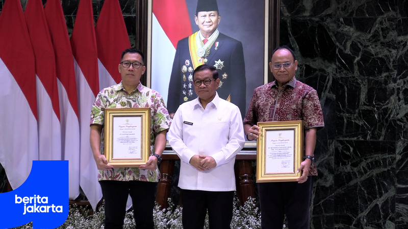 Pramono Tips Hat to Developers Over Public Asset Handover