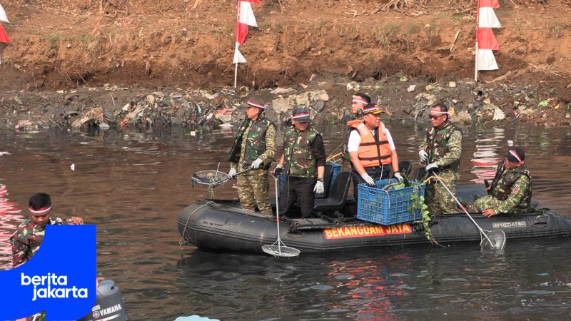 Jelang HUT RI, TNI-Polri dan Pemprov DKI Gelar Aksi Bersih Sungai