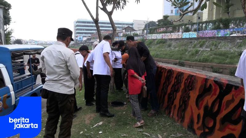 Kelurahan Bukit Duri Gencarkan Pembuatan Teba Modern dan Lubang Biopori