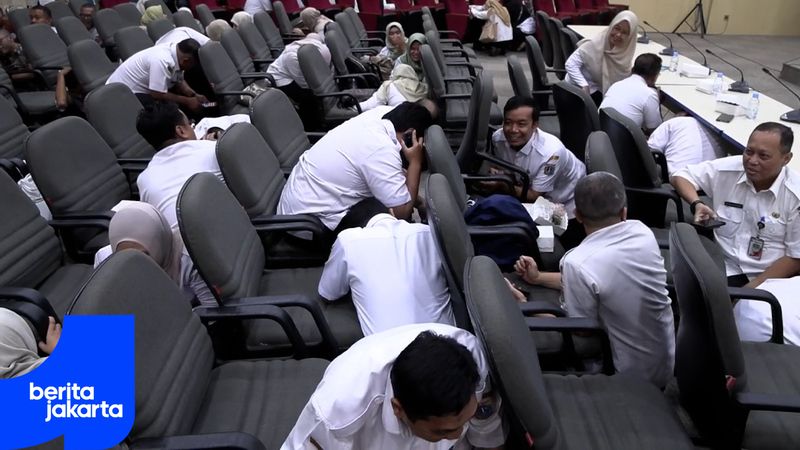 BPBD DKI Gelar Simulasi Gempa di Kantor Wali Kota Jakarta Timur