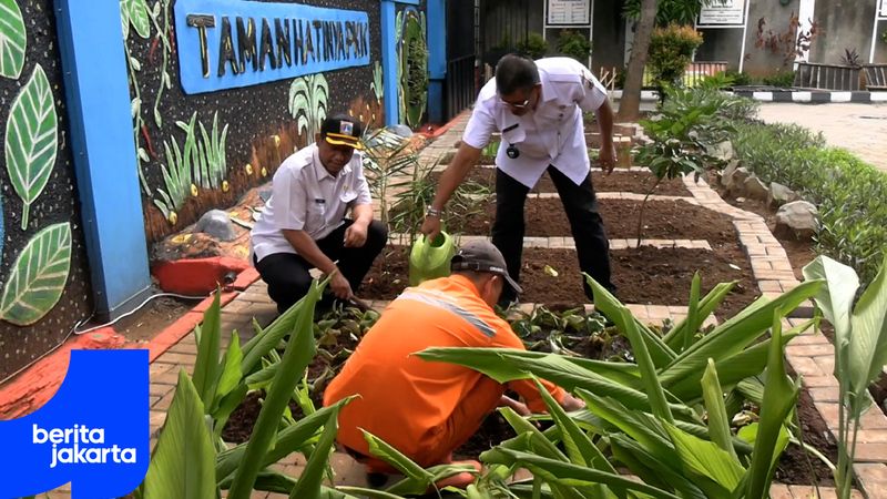 Perkuat Identitas, Kelurahan Gambir Tata Halaman Kantor