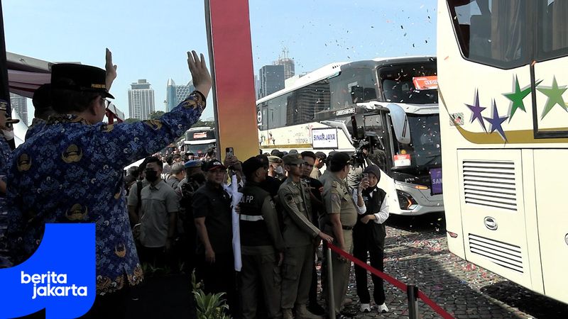 Pramono Dispatches 34,000 Free Homecoming Travelers to Ensure Safe Journeys