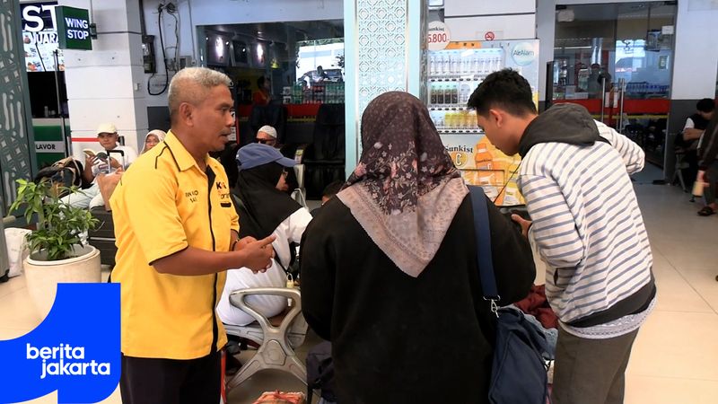 Berkah Mudik, Omzet Porter di Stasiun Senen Meningkat Tajam