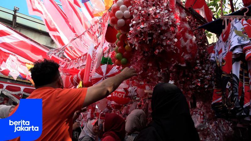Berburu Pernak-Pernik HUT Kemerdekaan di Pasar Jatinegara