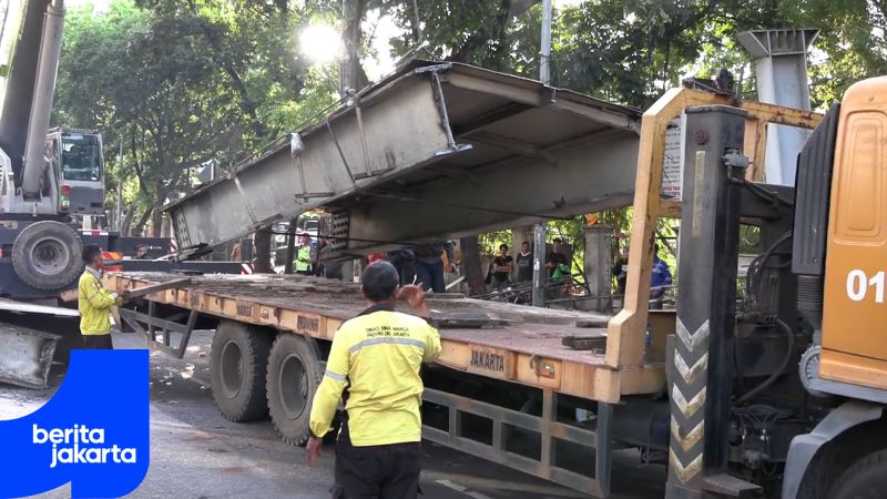 Usai Dibongkar, Jalan di Bawah JPO Tendean Sudah Bisa Dilintasi